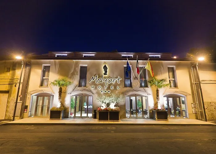 麦尔夸特酒店 3* 夏卡