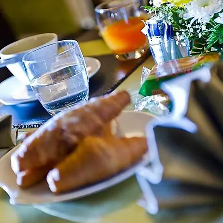 Melqart Hotel 3*